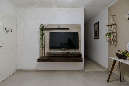 Casa para alugar com 200m², 2 quartos e 2 vagas Casa para alugar com 200m², 2 quartos e 2 vagasSala