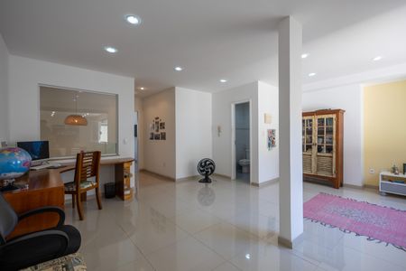 Casa à venda com 198m², 3 quartos e 1 vaga Casa à venda com 198m², 3 quartos e 1 vagaSala 2