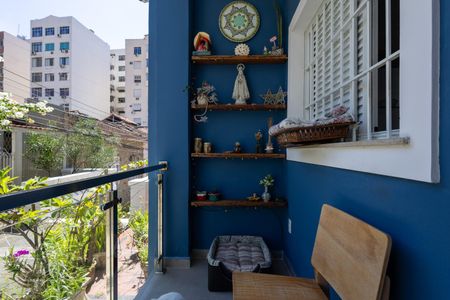 Casa à venda com 198m², 3 quartos e 1 vaga Casa à venda com 198m², 3 quartos e 1 vagaVaranda