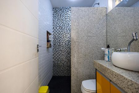 Casa à venda com 198m², 3 quartos e 1 vaga Casa à venda com 198m², 3 quartos e 1 vagaBanheiro Social