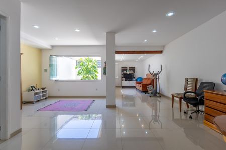 Casa à venda com 198m², 3 quartos e 1 vaga Casa à venda com 198m², 3 quartos e 1 vagaSala 2