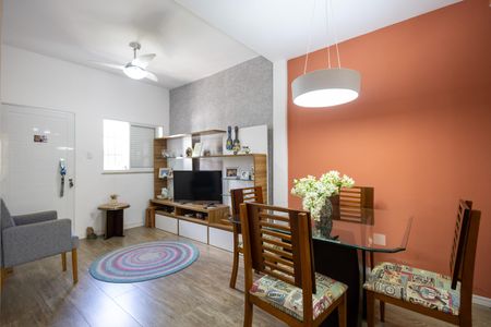 Casa à venda com 198m², 3 quartos e 1 vaga Casa à venda com 198m², 3 quartos e 1 vagaSala