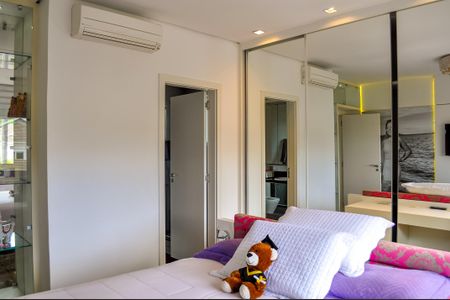 Casa de condomínio à venda com 458m², 5 quartos e 4 vagas Casa de condomínio à venda com 458m², 5 quartos e 4 vagasSuíte 1