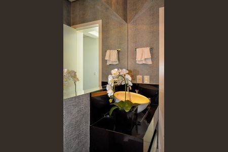 Casa de condomínio à venda com 458m², 5 quartos e 4 vagas Casa de condomínio à venda com 458m², 5 quartos e 4 vagasLavabo