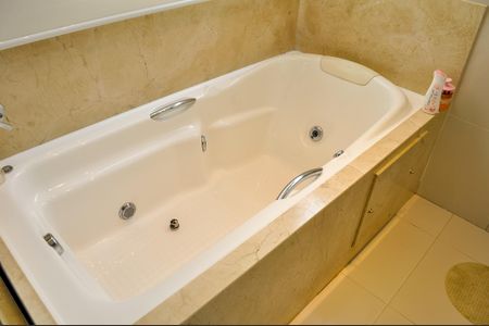 Casa de condomínio à venda com 458m², 5 quartos e 4 vagas Casa de condomínio à venda com 458m², 5 quartos e 4 vagasBanheiro/Suíte 4