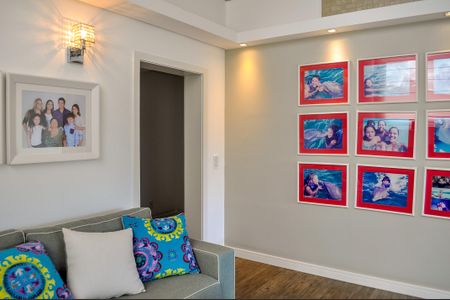 Casa de condomínio à venda com 458m², 5 quartos e 4 vagas Casa de condomínio à venda com 458m², 5 quartos e 4 vagasSuíte 1