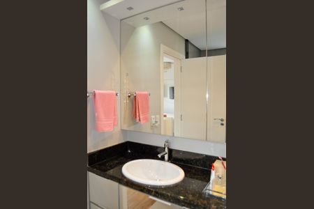 Casa de condomínio à venda com 458m², 5 quartos e 4 vagas Casa de condomínio à venda com 458m², 5 quartos e 4 vagasBanheiro/Suíte 1