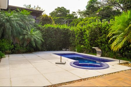 Casa de condomínio à venda com 458m², 5 quartos e 4 vagas Casa de condomínio à venda com 458m², 5 quartos e 4 vagasVista Suíte 5