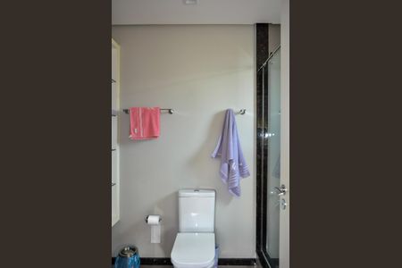 Casa de condomínio à venda com 458m², 5 quartos e 4 vagas Casa de condomínio à venda com 458m², 5 quartos e 4 vagasBanheiro/Suíte 1