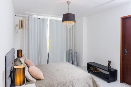 Casa à venda com 140m², 4 quartos e 2 vagas Casa à venda com 140m², 4 quartos e 2 vagasSuíte