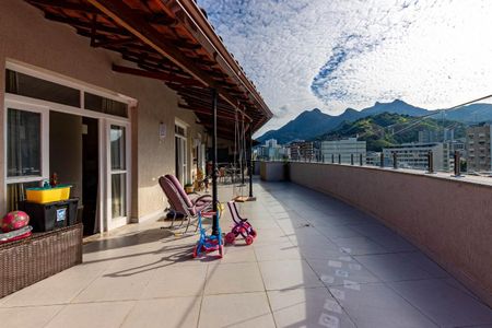 Apartamento à venda com 230m², 3 quartos e 1 vaga