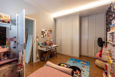 Apartamento à venda com 230m², 3 quartos e 1 vaga