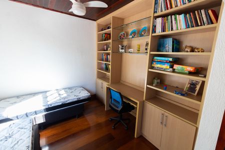 Casa para alugar com 5000m², 4 quartos e 10 vagas Casa para alugar com 5000m², 4 quartos e 10 vagasEscritório