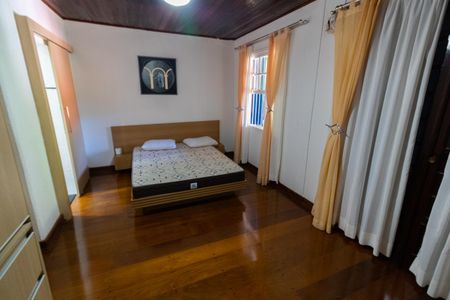 Casa para alugar com 5000m², 4 quartos e 10 vagas Casa para alugar com 5000m², 4 quartos e 10 vagasSuíte