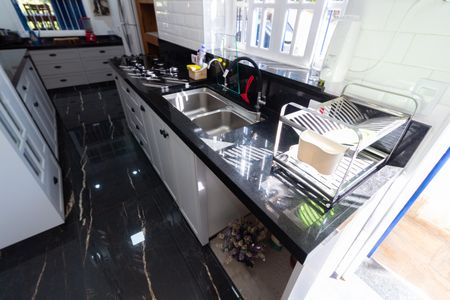 Casa para alugar com 5000m², 4 quartos e 10 vagas Casa para alugar com 5000m², 4 quartos e 10 vagasCozinha