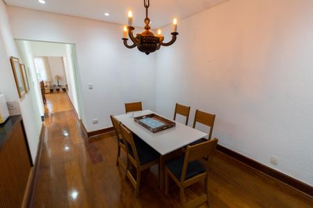 Casa para alugar com 5000m², 4 quartos e 10 vagas Casa para alugar com 5000m², 4 quartos e 10 vagasCopa