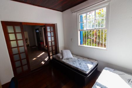 Casa para alugar com 5000m², 4 quartos e 10 vagas Casa para alugar com 5000m², 4 quartos e 10 vagasEscritório