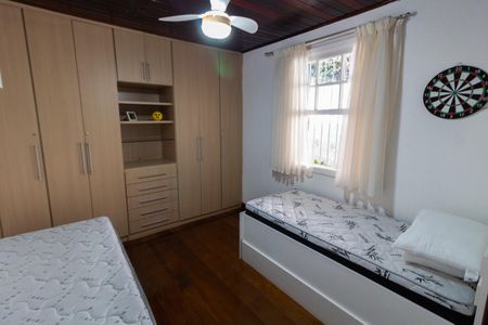 Casa para alugar com 5000m², 4 quartos e 10 vagas Casa para alugar com 5000m², 4 quartos e 10 vagasQuarto 1