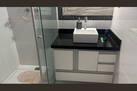 Casa à venda com 250m², 3 quartos e 2 vagas Casa à venda com 250m², 3 quartos e 2 vagasBanheiro 1