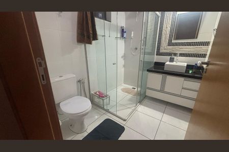 Casa à venda com 250m², 3 quartos e 2 vagas Casa à venda com 250m², 3 quartos e 2 vagasBanheiro 1