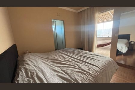 Casa à venda com 250m², 3 quartos e 2 vagas Casa à venda com 250m², 3 quartos e 2 vagasQuarto 1