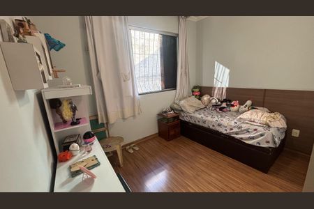 Casa à venda com 250m², 3 quartos e 2 vagas Casa à venda com 250m², 3 quartos e 2 vagasQuarto 2