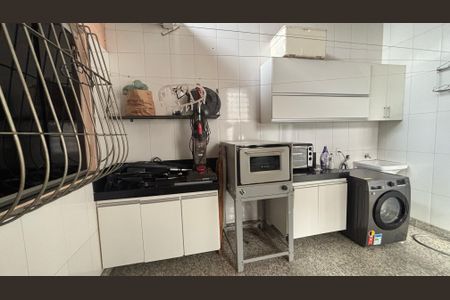 Casa à venda com 250m², 3 quartos e 2 vagas Casa à venda com 250m², 3 quartos e 2 vagasÁrea de Serviço