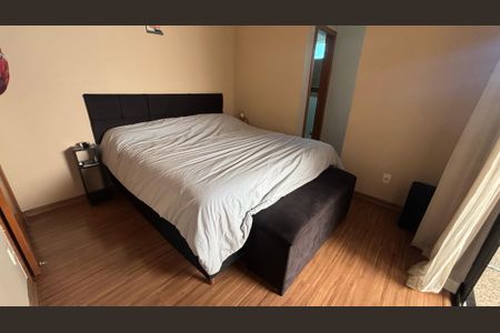 Casa à venda com 250m², 3 quartos e 2 vagas Casa à venda com 250m², 3 quartos e 2 vagasQuarto 1