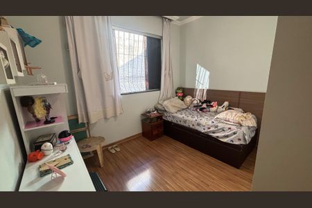 Casa à venda com 250m², 3 quartos e 2 vagas Casa à venda com 250m², 3 quartos e 2 vagasQuarto 2