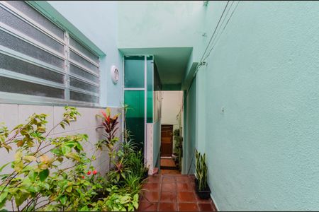 Casa à venda com 160m², 3 quartos e 1 vaga Casa à venda com 160m², 3 quartos e 1 vagaQuintal Casa dos Fundos