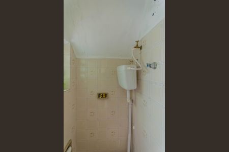 Casa à venda com 160m², 3 quartos e 1 vaga Casa à venda com 160m², 3 quartos e 1 vagaBanheiro de Serviço Casa dos Fundos