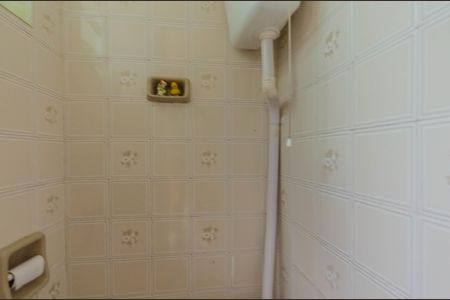 Casa à venda com 160m², 3 quartos e 1 vaga Casa à venda com 160m², 3 quartos e 1 vagaBanheiro de Serviço Casa dos Fundos