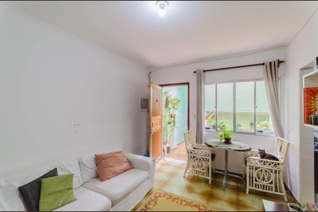 Casa à venda com 160m², 3 quartos e 1 vaga Casa à venda com 160m², 3 quartos e 1 vagaSala Casa dos Fundos