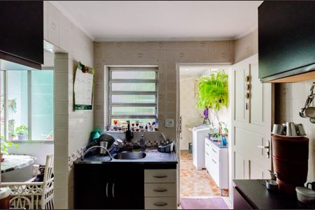 Casa à venda com 160m², 3 quartos e 1 vaga Casa à venda com 160m², 3 quartos e 1 vagaCozinha Casa dos Fundos