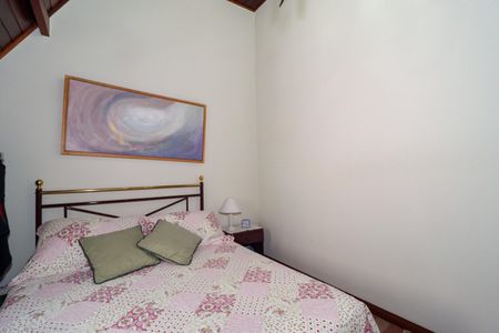 Casa à venda com 500m², 4 quartos e 3 vagas Casa à venda com 500m², 4 quartos e 3 vagasQuarto 1