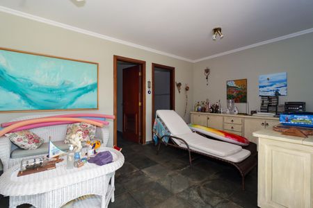 Casa à venda com 500m², 4 quartos e 3 vagas Casa à venda com 500m², 4 quartos e 3 vagasÁrea comum