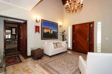 Casa à venda com 500m², 4 quartos e 3 vagas Casa à venda com 500m², 4 quartos e 3 vagasSala de Entrada