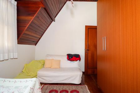 Casa à venda com 500m², 4 quartos e 3 vagas Casa à venda com 500m², 4 quartos e 3 vagasQuarto 2