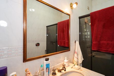 Casa à venda com 500m², 4 quartos e 3 vagas Casa à venda com 500m², 4 quartos e 3 vagasBanheiro