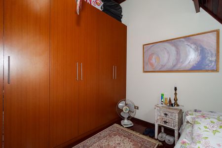 Casa à venda com 500m², 4 quartos e 3 vagas Casa à venda com 500m², 4 quartos e 3 vagasQuarto 2