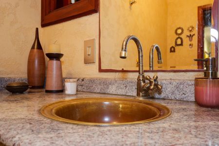 Casa à venda com 500m², 4 quartos e 3 vagas Casa à venda com 500m², 4 quartos e 3 vagasLavabo