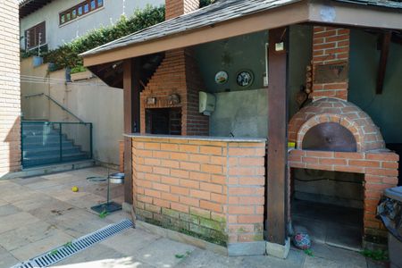 Casa à venda com 500m², 4 quartos e 3 vagas Casa à venda com 500m², 4 quartos e 3 vagasÁrea comum - Churrasqueira