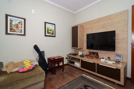 Casa à venda com 500m², 4 quartos e 3 vagas Casa à venda com 500m², 4 quartos e 3 vagasSala de TV