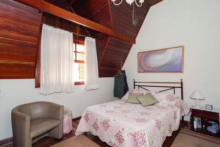 Casa à venda com 500m², 4 quartos e 3 vagas Casa à venda com 500m², 4 quartos e 3 vagasQuarto 1