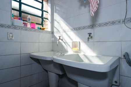 Casa à venda com 500m², 4 quartos e 3 vagas Casa à venda com 500m², 4 quartos e 3 vagasÁrea de Serviço