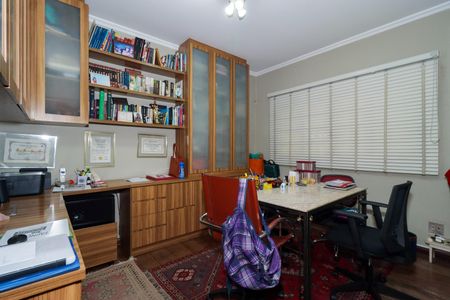 Casa à venda com 500m², 4 quartos e 3 vagas Casa à venda com 500m², 4 quartos e 3 vagasEscritório