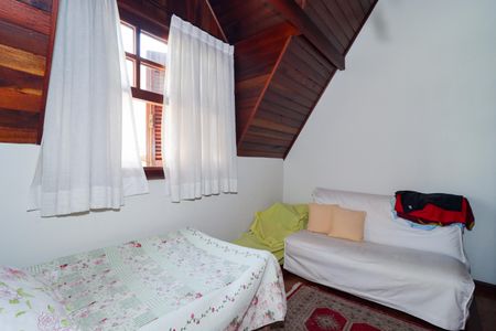 Casa à venda com 500m², 4 quartos e 3 vagas Casa à venda com 500m², 4 quartos e 3 vagasQuarto 2