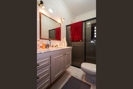 Casa à venda com 500m², 4 quartos e 3 vagas Casa à venda com 500m², 4 quartos e 3 vagasBanheiro