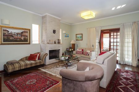 Casa à venda com 500m², 4 quartos e 3 vagas Casa à venda com 500m², 4 quartos e 3 vagasSala