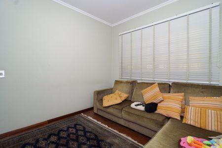 Casa à venda com 500m², 4 quartos e 3 vagas Casa à venda com 500m², 4 quartos e 3 vagasSala de TV